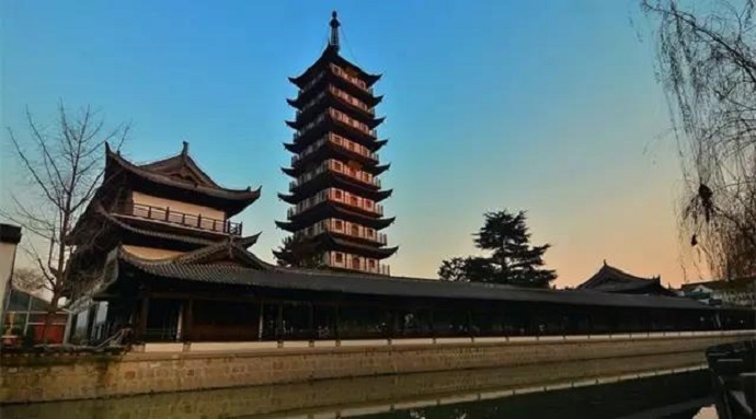 獨尊湛現：不要以出身而尊貴，要以行為而尊貴