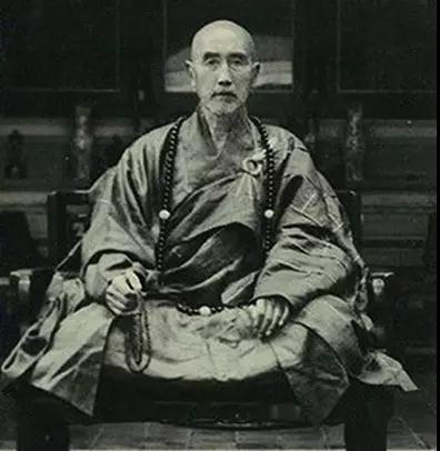 八載寒窗讀楞嚴，超度冤親徑升天