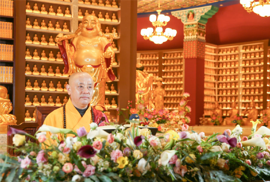 宏圓法師：以將墮地獄的心求念佛號，則必能提起正念