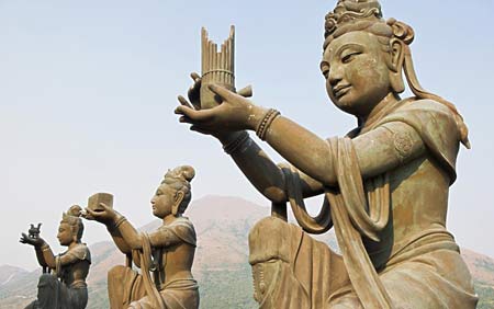 達真堪布：應該以什麼心態供養佛菩薩