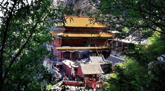 獨尊湛現：不要把迷信當成佛法