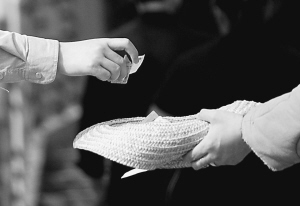 達真堪布：應該給乞丐施捨嗎？