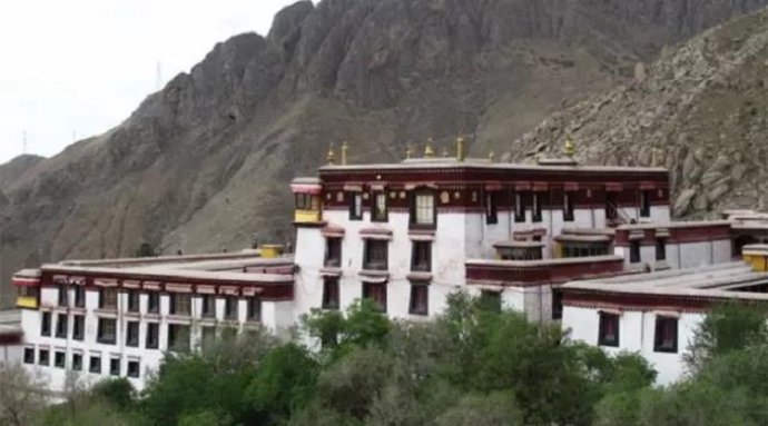 獨尊湛現：師恩難報，重如泰山