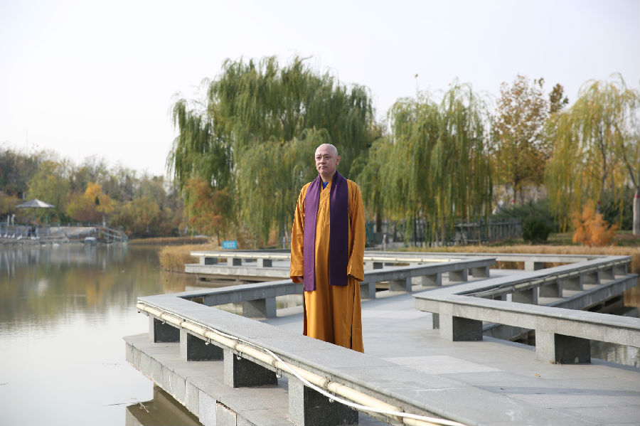 宏圓法師：諸佛智慧甚深無量，其智慧門難解難入