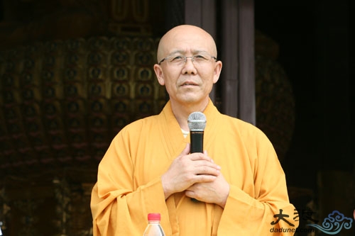 明證法師：翻看（非讀）經書有功德嗎？