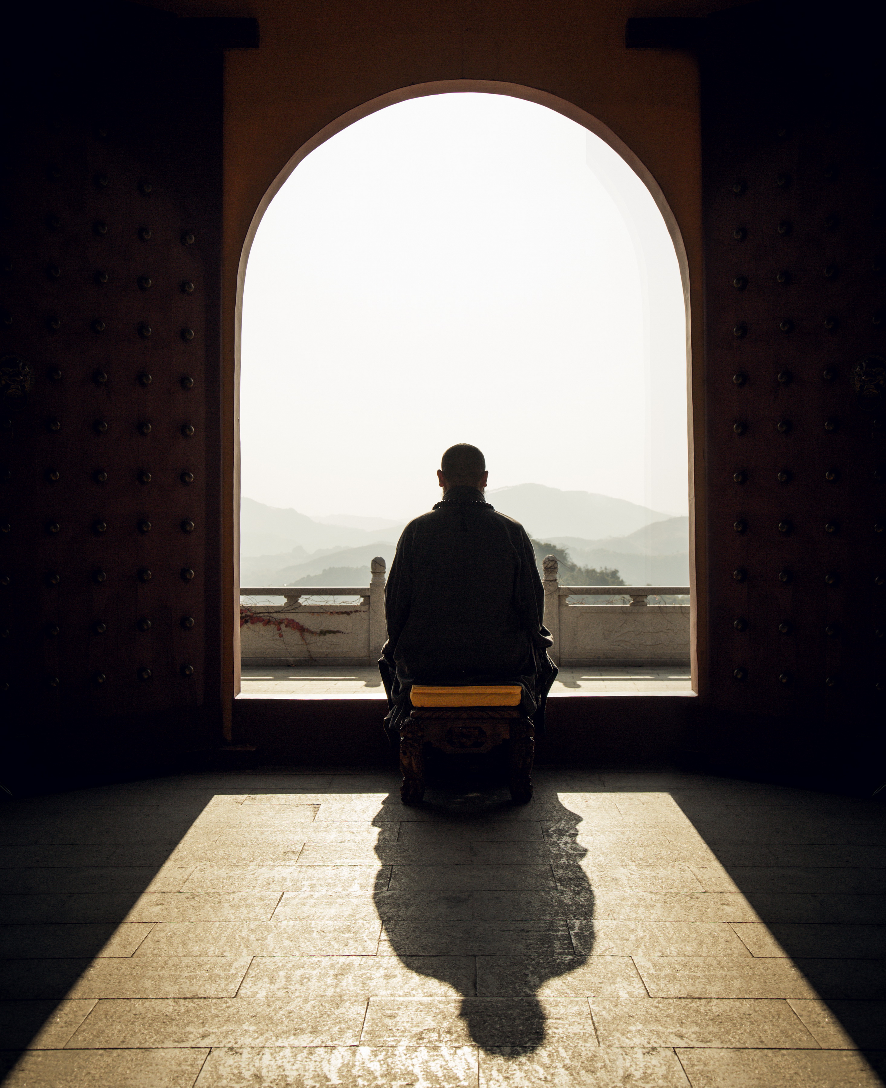 萬行大和尚：如何把在意他人看法而耗費的能量，轉化成做事的力量