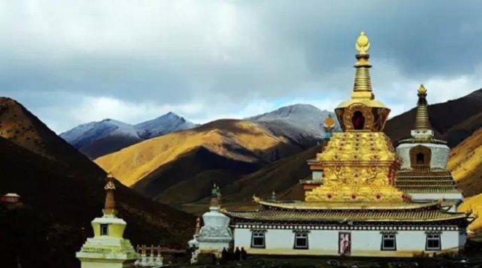 獨尊湛現：世間的一切，皆為影像，過往雲煙而已