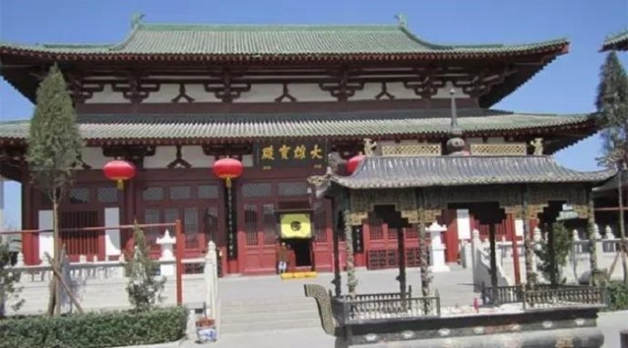 獨尊湛現：如何來化解自身的災難？