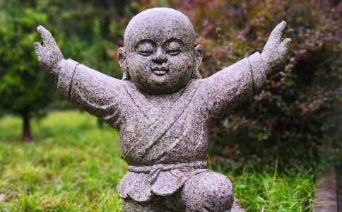 人活著根本不需要很多，少欲知足自得安樂