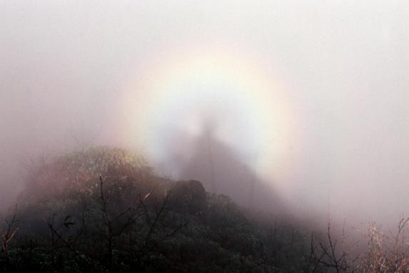 「峨眉山」佛光的傳說
