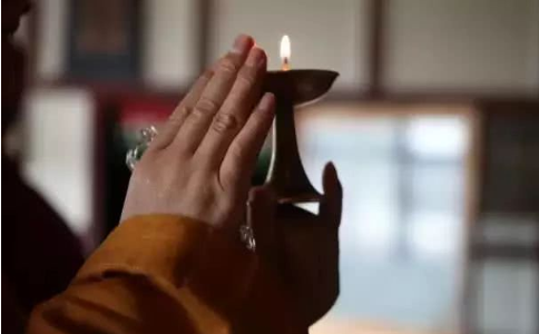 怎樣在念佛或者誦經時，讓身體不耗費那麼多氣血？