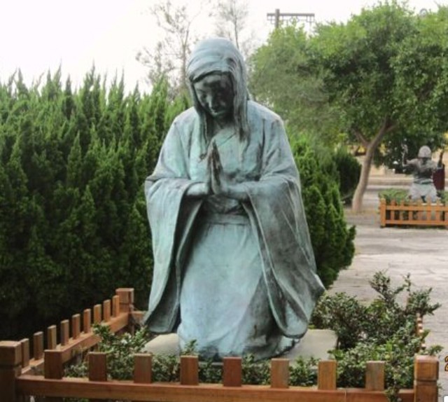 老僧呵斥女詩人，才女皈依入佛門