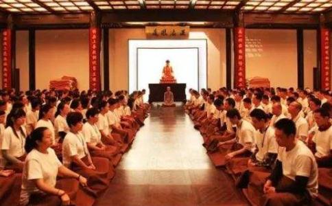 禪修打坐時是睜眼好還是閉眼好？