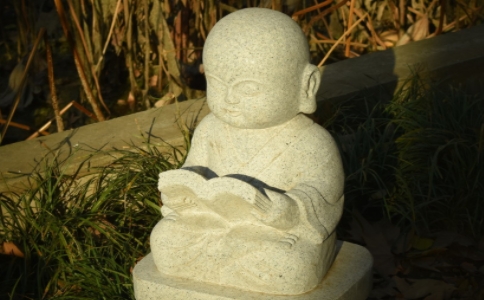 在家信眾最普遍適合的修行方法：拜佛、念佛、誦經