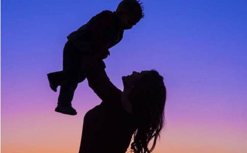 永遠愛您，親愛的媽媽！