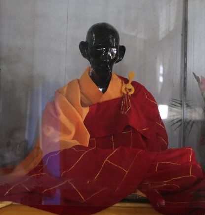 彌光老和尚肉身舍利