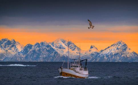 采寶返航遇兇惡海神，居士為救眾人竟當即自刎？