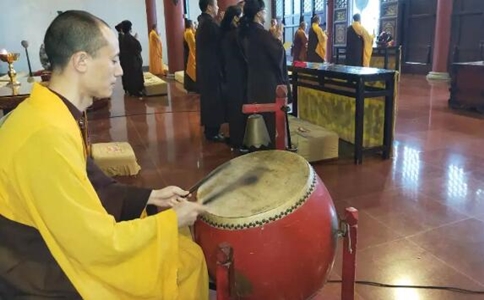 佛教花鼓怎麼敲？