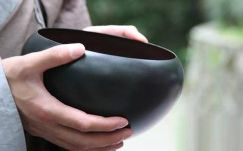 出家人為什麼用缽吃飯？