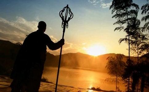 小偷冒充和尚去寺廟欲偷盜，結果成了真和尚？