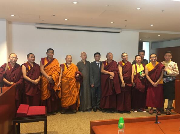 開大座講經說法也是有規矩的，可不是你想的隨便亂說一通