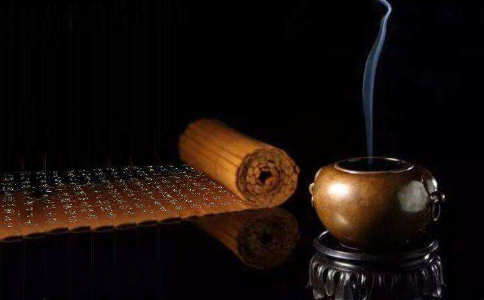 用實際行動展現自己的魅力、體現自己價值