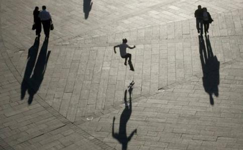 站著的人生與躺著的人生